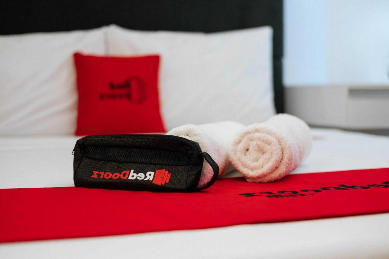 เรดดอร์ซ แอต จาลัน บริกเจนด์ คาตัมโซ เมดัน 2 Hotel เมดาน ภายนอก รูปภาพ